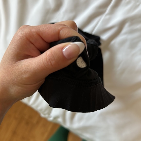 Size 6 lulu sports bra - Picture 3 of 3